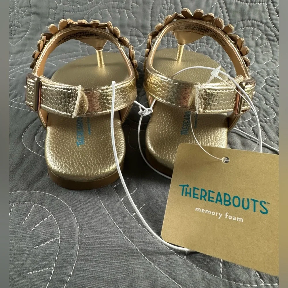 Thereabouts Big Girls Gold Hazel Adjustable Strap Flat Sandals NWT Big Girls 5